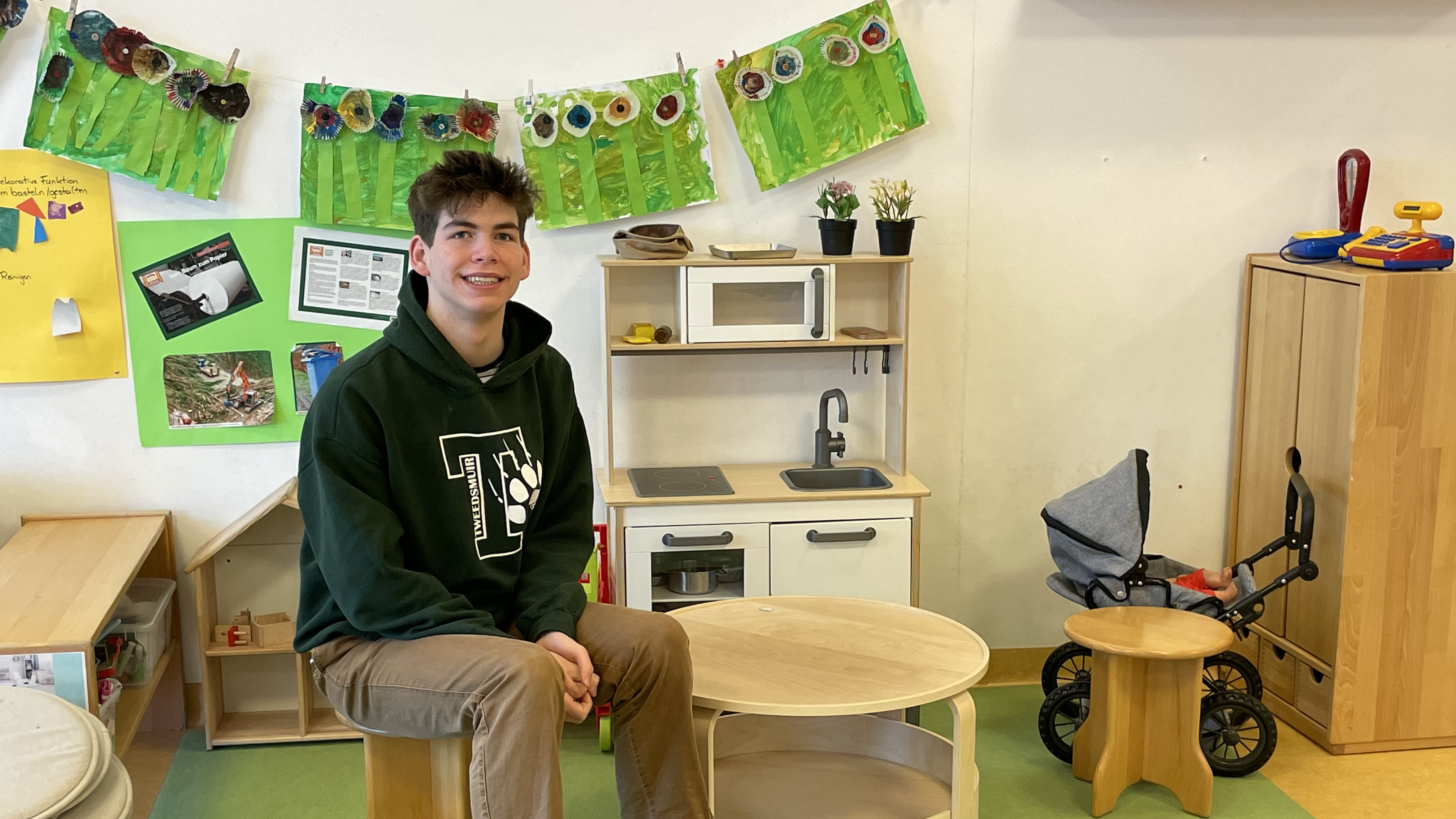 Felix Lagers absolviert sein Freiwilliges Sozialjahr im Kindergarten Citygate in Wien