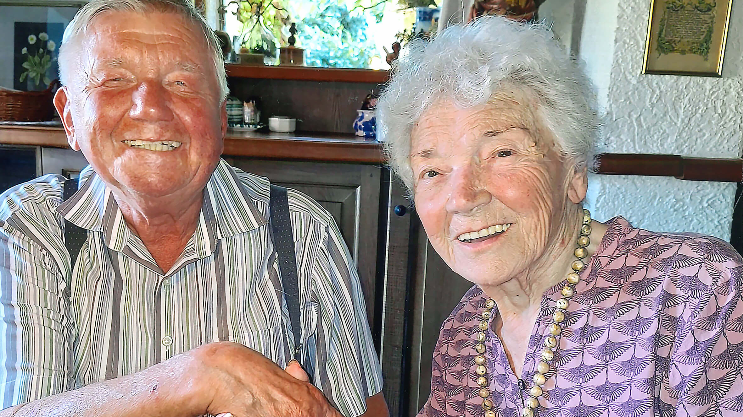 Anton Kriechbaumer (Cafeteria-Gast) und Maria Danner (Tagesgast in der Tagesbetreuung und ehemaliges Kindermädchen von Anton Kriechbaumer)